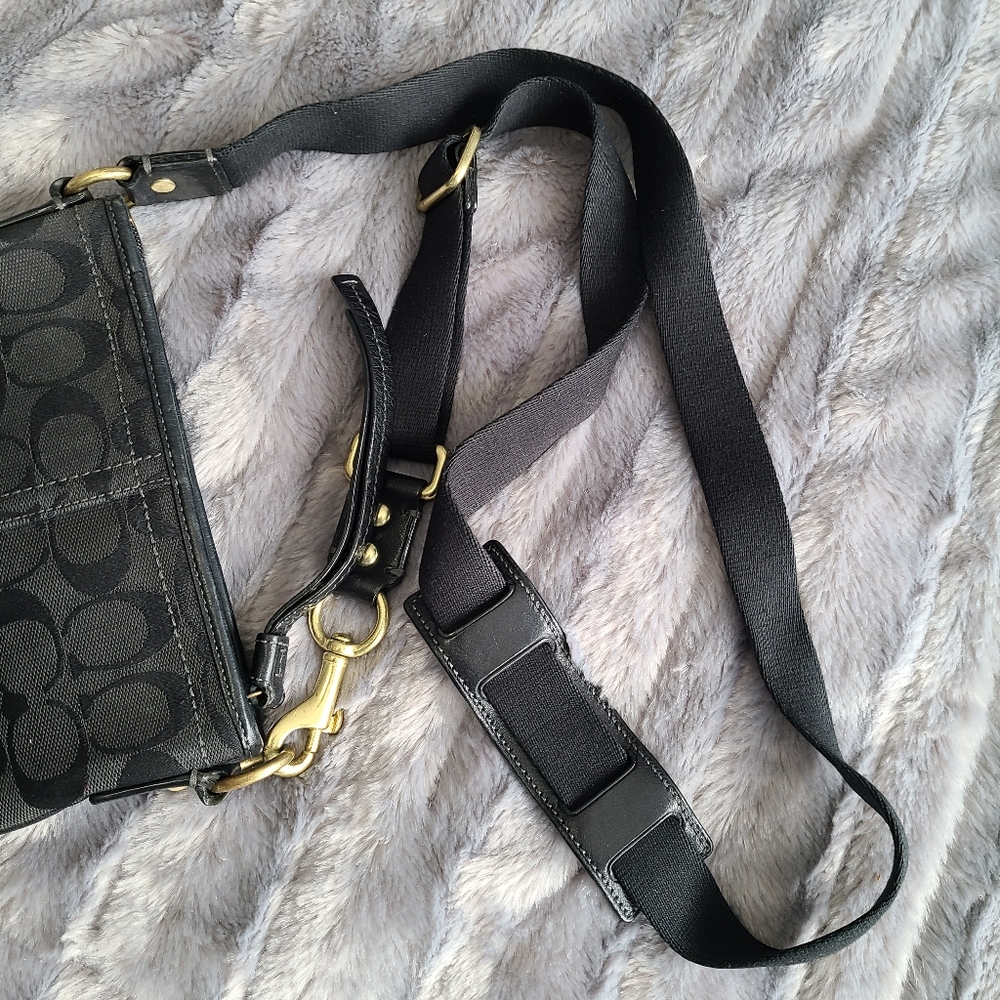 ❌️SOLD❌️ Coach Signature Crossbody Bag - Black - Picture 10 of 10